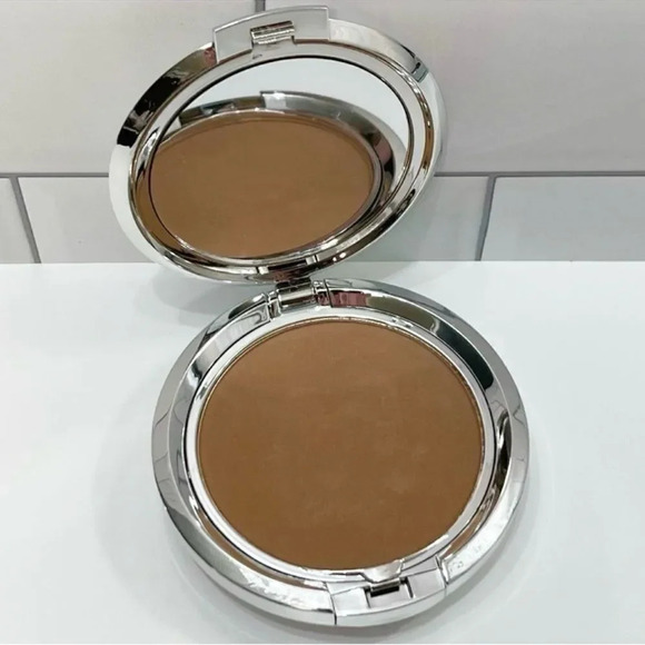 TIGI Cosmetics Entice Powder Foundation - Picture 1 of 4